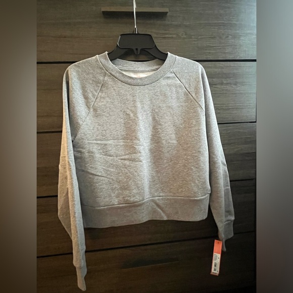 Colsie Sweaters - NWT Heather Gray Colsie Sweater
